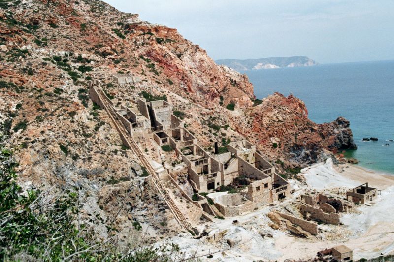 File:Gaitanis historical sulfur mine, Milos.jpg